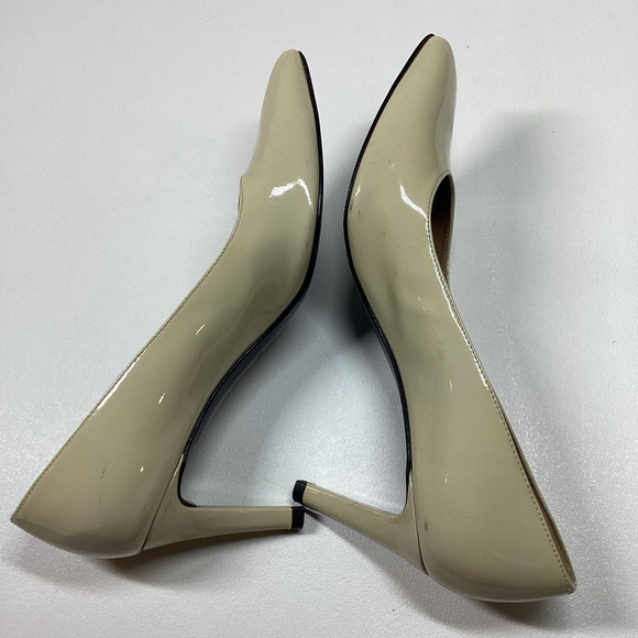 Stuart Weitzman Women's Beige Heels Size 7 - Picture 10 of 16